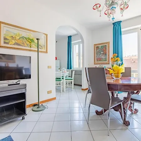 Viareggio Beach Apartment Appartamento *